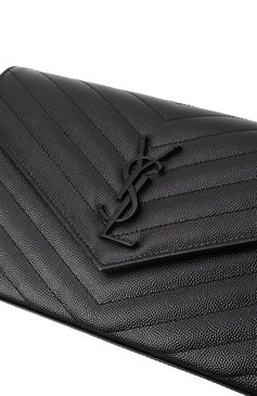 Женский клатч monogram SAINT LAURENT черного цвета, арт. 377828/B0W08 | Фото 3 (Размер: small; Материал: Натуральная кожа; Ремень/цепочка: На ремешке; Сумки-технические: Сумки через плечо; Женское Кросс-КТ: Клатч-клатчи; Ювелирные украшения: Назначено; Драгоценные камни: Проставлено; Материал сплава: Проставлено)