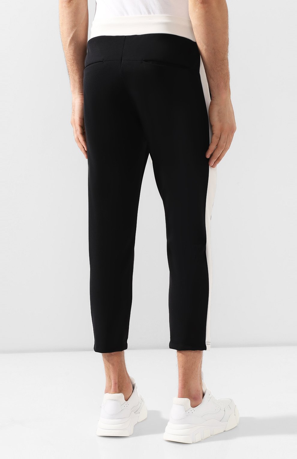 Брюки KAZUYUKI KUMAGAI черного цвета по цене 25450 руб., арт. KP91-069, фото 4 Брюки KAZUYUKI KUMAGAI, арт. KP91-069, фото 4