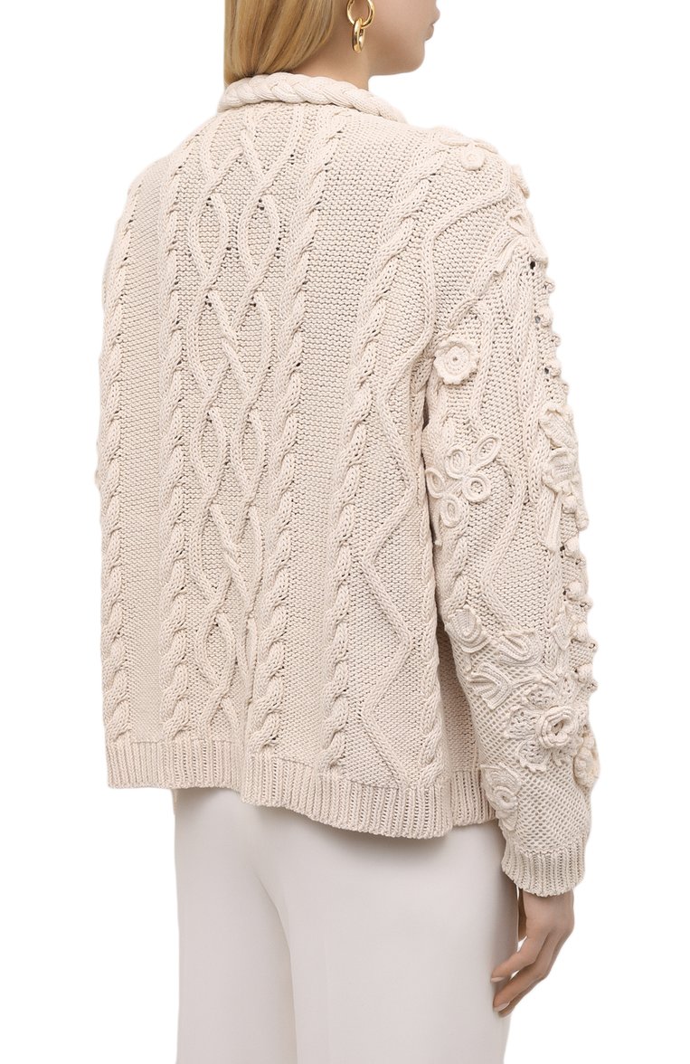 Женский хлопковый кардиган VALENTINO бежевого цвета, арт. VB3KH01D693 | Фото 4 (Рукава: Длинные; Материал подклада: Синтетический материал; Длина (для топов): Стандартные; Материал внешний: Хлопок; Стили: Романтичный; Женское Кросс-КТ: кардиган-трикотаж; Региональные ограничения белый список (Axapta Mercury): RU)