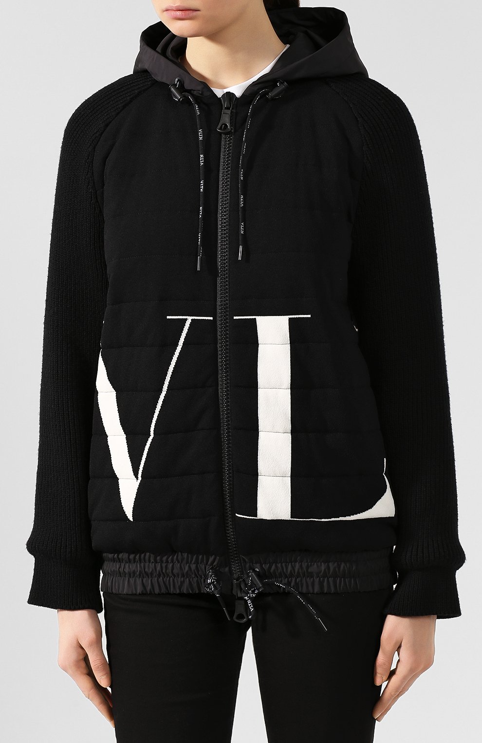Куртка из смеси вискозы и шерсти VALENTINO черного цвета по цене 347500 руб., арт. SB3KE00A4VB, фото 3 Куртка из смеси вискозы и шерсти VALENTINO, арт. SB3KE00A4VB, фото 3