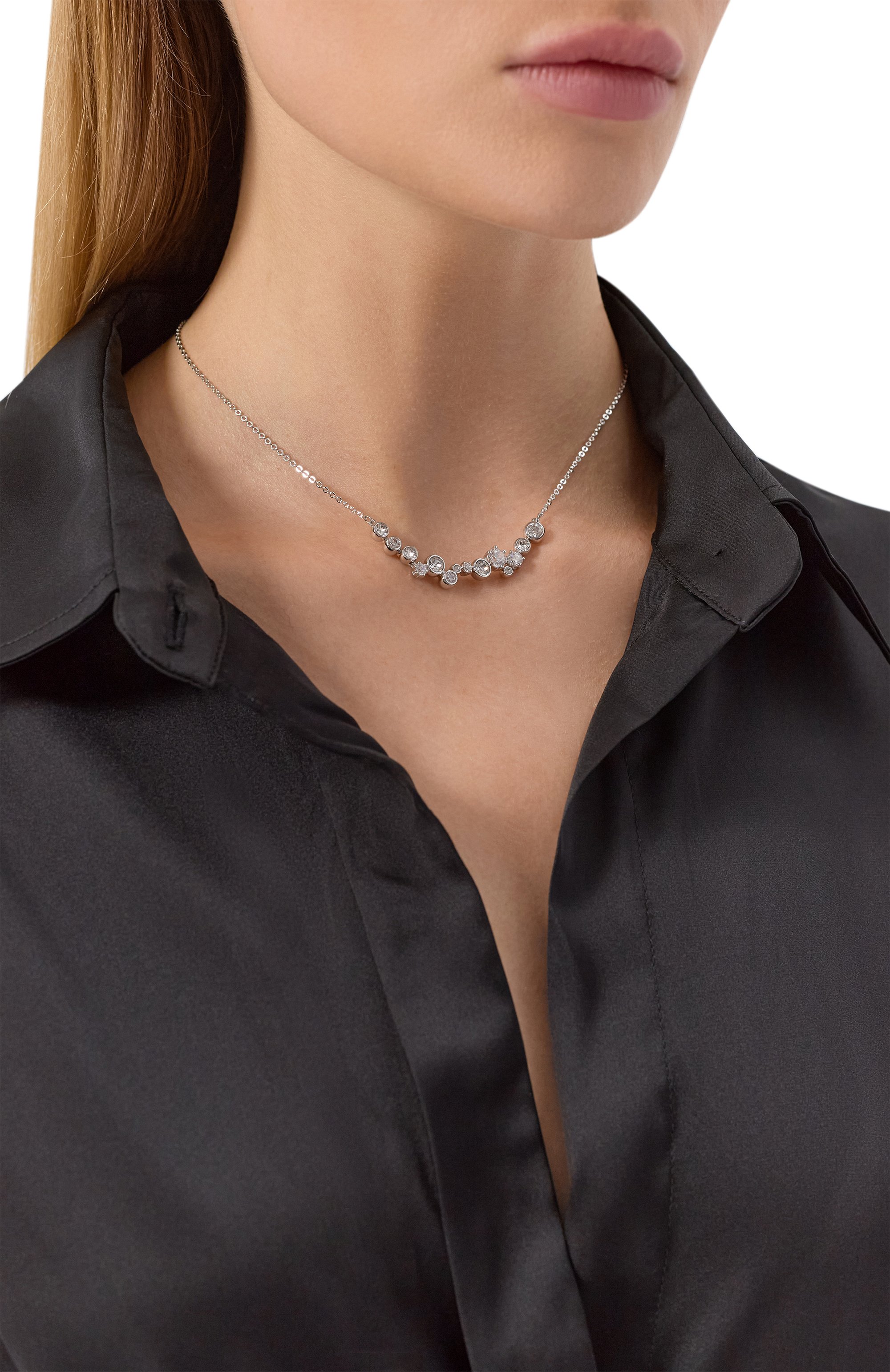 Колье constella SWAROVSKI серебряного цвета по цене 24500 руб., арт. 5722473, фото 2 Колье constella SWAROVSKI, арт. 5722473, фото 2