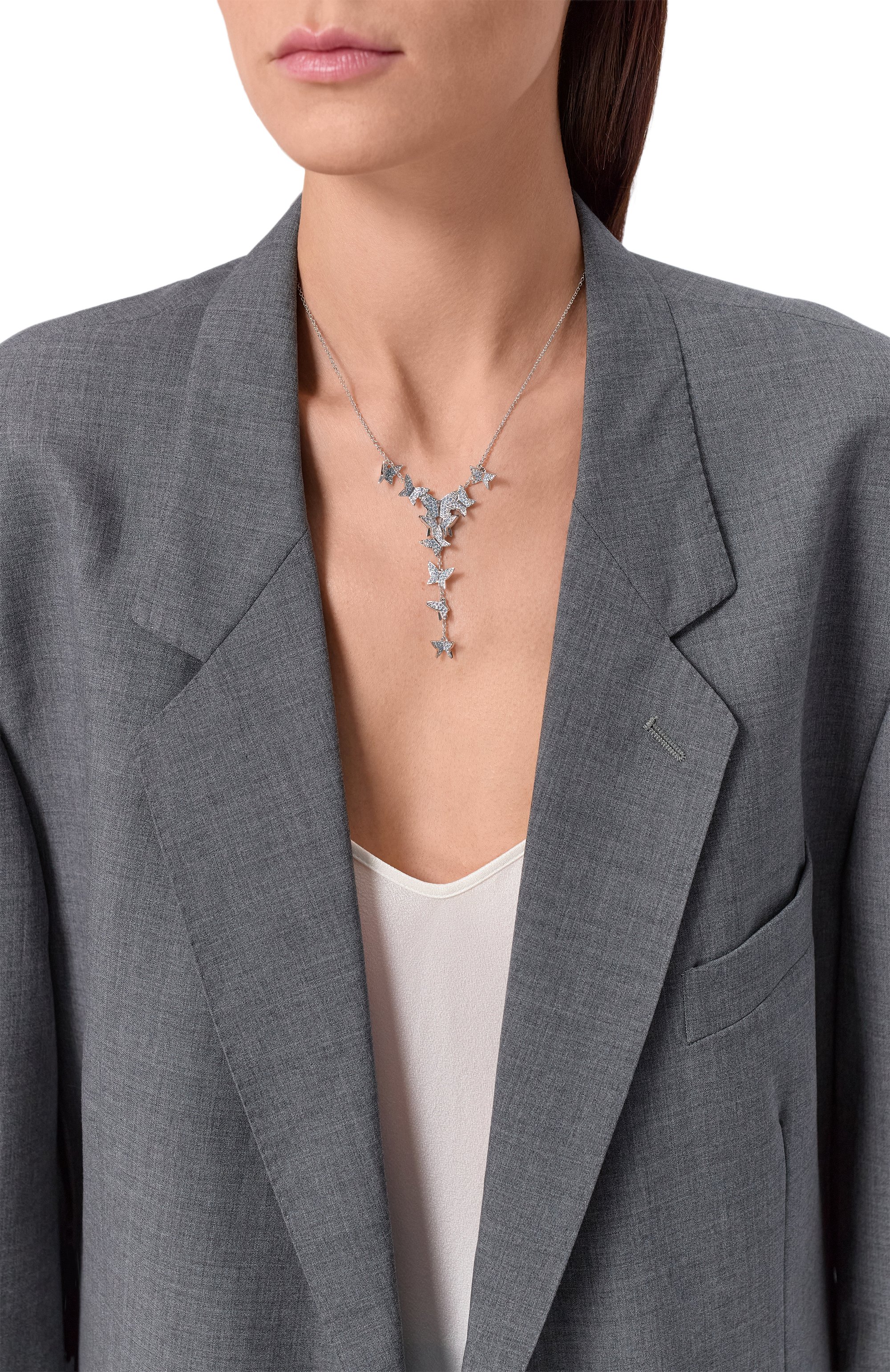 Колье lilia SWAROVSKI серебряного цвета по цене 24500 руб., арт. 5662179, фото 2 Колье lilia SWAROVSKI, арт. 5662179, фото 2