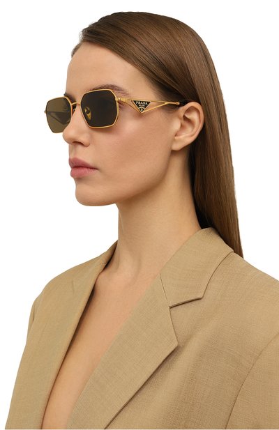 Солнцезащитные очки PRADA золотого цвета по цене 59900 руб., арт. A51S-15N01T, фото 2 Солнцезащитные очки PRADA, арт. A51S-15N01T, фото 2