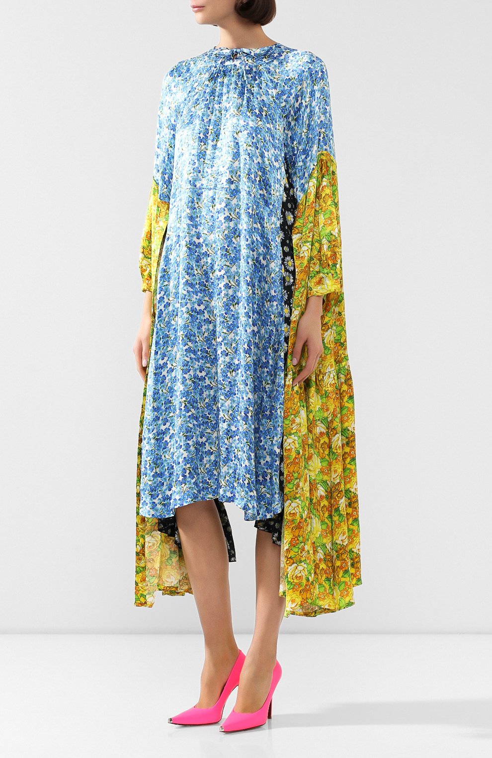 Платье из вискозы VETEMENTS голубого цвета по цене 324000 руб., арт. SS20DR177 2605/W/BLUE VI0LET MULTI C0L0R, фото 3 Платье из вискозы VETEMENTS, арт. SS20DR177 2605/W/BLUE VI0LET MULTI C0L0R, фото 3