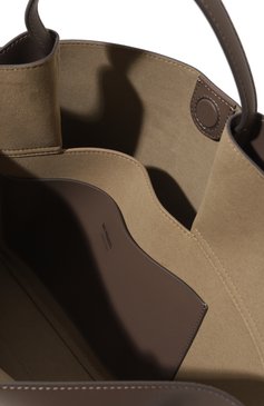 Женская сумка-тоут ann medium REE PROJECTS коричневого цвета, арт. AW22/T0TANMED1SC | Фото 5 (Размер: medium; Сумки-технические: Сумки-шопперы; Материал: Натуральная кожа; Ремень/цепочка: На ремешке; Драгоценные камни: Проставлено; Материал сплава: Проставлено; Нос: Не проставлено; Региональные ограничения белый список (Axapta Mercury): Не проставлено)