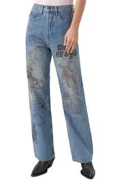 Женские джинсы DOMREBEL синего цвета, арт. STUFFY B00TCUT JEANS | Фото 3 (Длина (брюки, джинсы): Укороченные; Драгоценные камни: Проставлено; Материал сплава: Проставлено; Детали: Принт, Делаве; Материал внешний: Деним, Хлопок; Силуэт Ж (брюки и джинсы): Прямые; Кросс-КТ: Деним; Стили: Гранж)