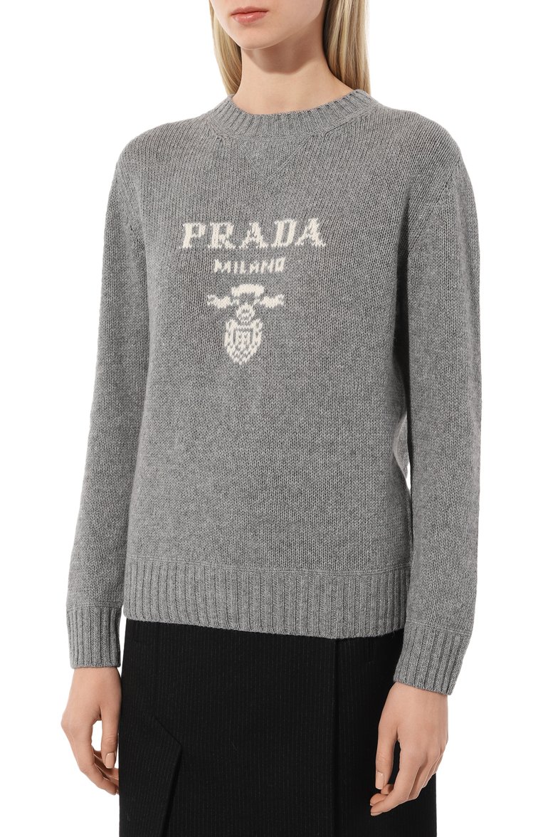 Женский свитер из шерсти и кашемира PRADA серого цвета, арт. P24G1V-1YMW-F0031-211 | Фото 3 (Длина (для топов): Стандартные; Материал внешний: Кашемир, Шерсть; Рукава: Длинные; Стили: Кэжуэл; Женское Кросс-КТ: Свитер-одежда)