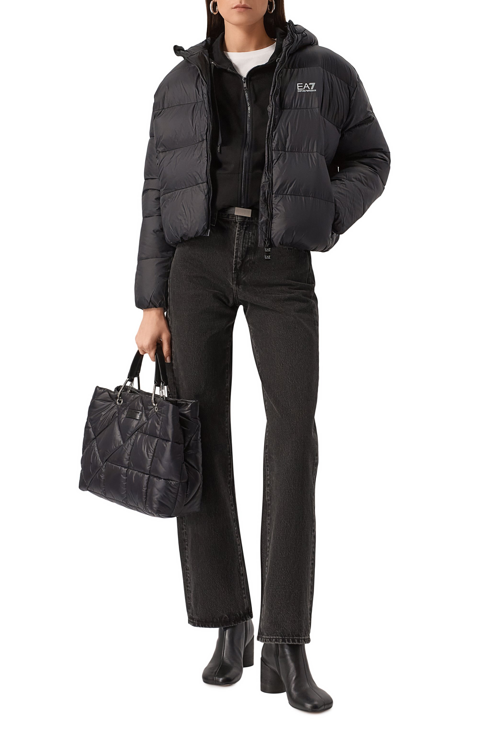 Пуховик EA7 черного цвета по цене 29950 руб., арт. 6DTB17/TNGPZ, фото 2 Пуховик EA7, арт. 6DTB17/TNGPZ, фото 2