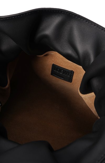 Клатч flamenco medium LOEWE черного цвета по цене 335500 руб., арт. A411FC1XD4, фото 5 Клатч flamenco medium LOEWE, арт. A411FC1XD4, фото 5