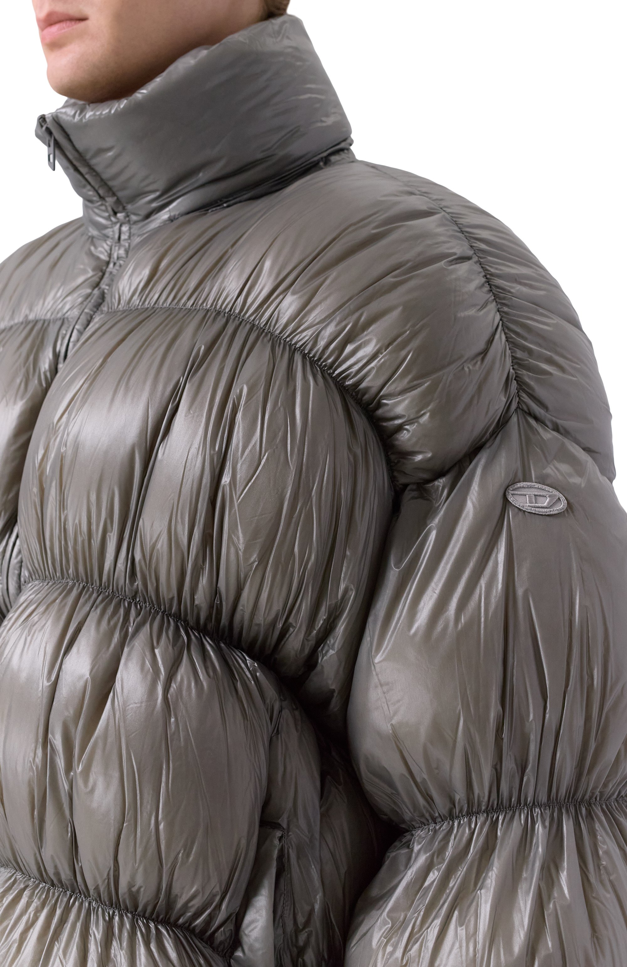 Пуховик DIESEL серого цвета по цене 79800 руб., арт. A18491/0DEBT, фото 5 Пуховик DIESEL, арт. A18491/0DEBT, фото 5