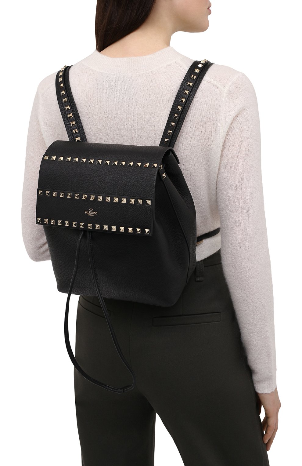 Рюкзак rockstud VALENTINO черного цвета по цене 231000 руб., арт. WW2B0H60/YRK, фото 5 Рюкзак rockstud VALENTINO, арт. WW2B0H60/YRK, фото 5