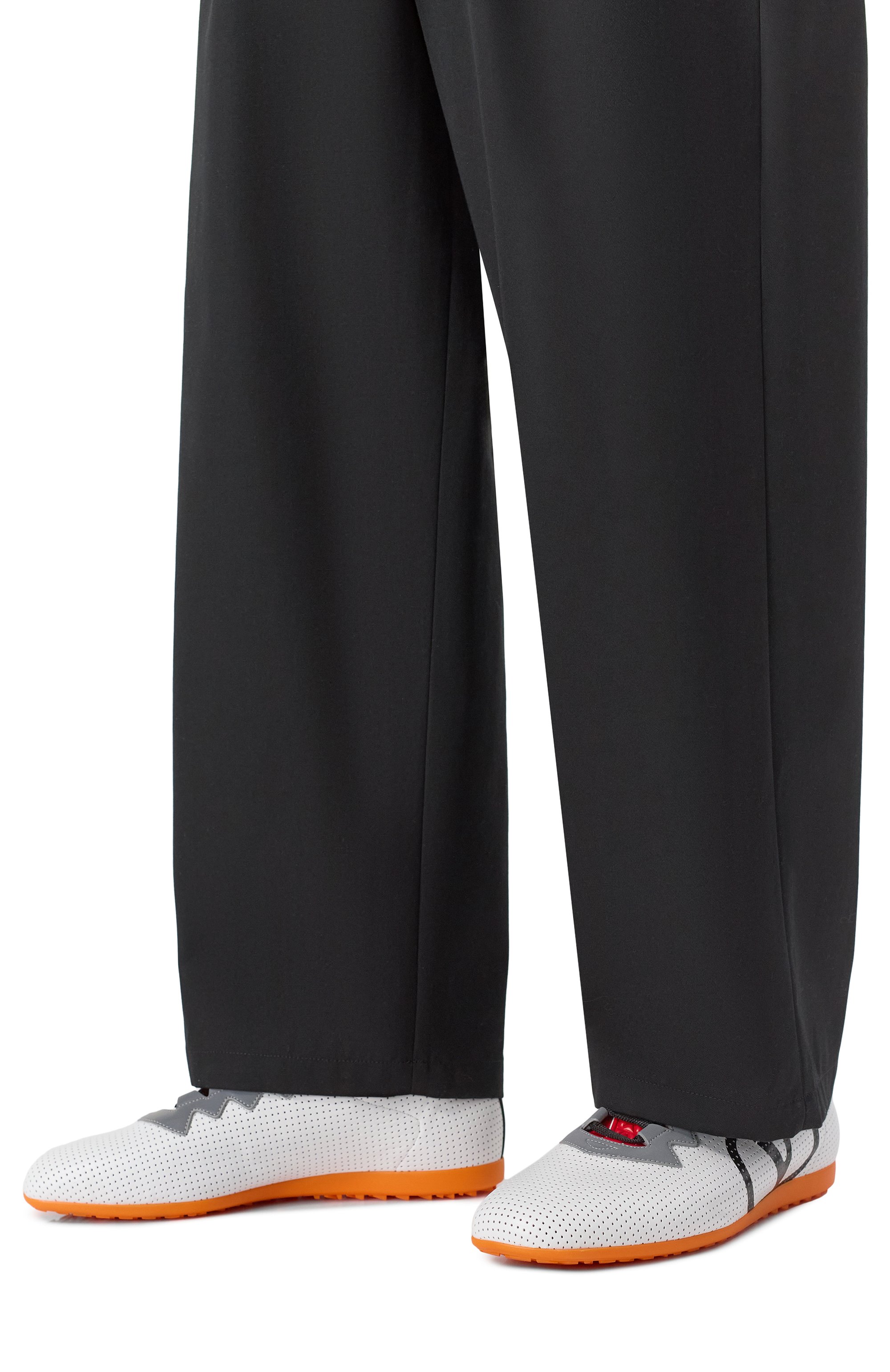 Кожаные кроссовки chromathon VALENTINO белого цвета по цене 95050 руб., арт. 6Y2S0J55/XBM, фото 3 Кожаные кроссовки chromathon VALENTINO, арт. 6Y2S0J55/XBM, фото 3