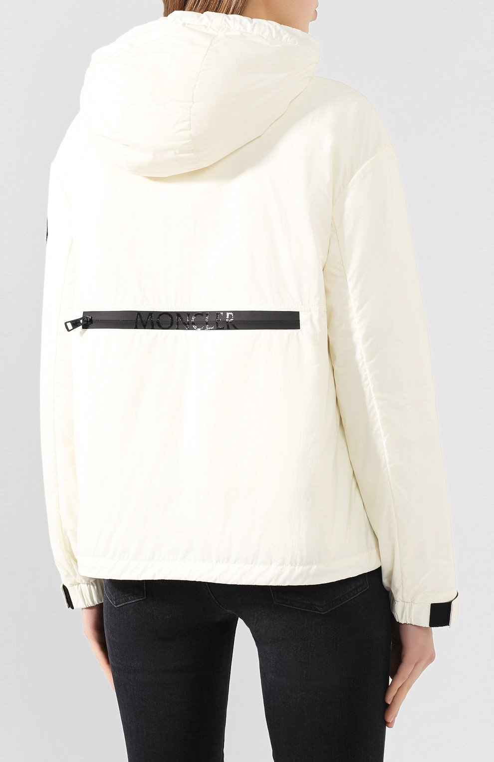 Куртка lilas MONCLER белого цвета по цене 77500 руб., арт. F1-093-1A511-00-C0391, фото 4 Куртка lilas MONCLER, арт. F1-093-1A511-00-C0391, фото 4