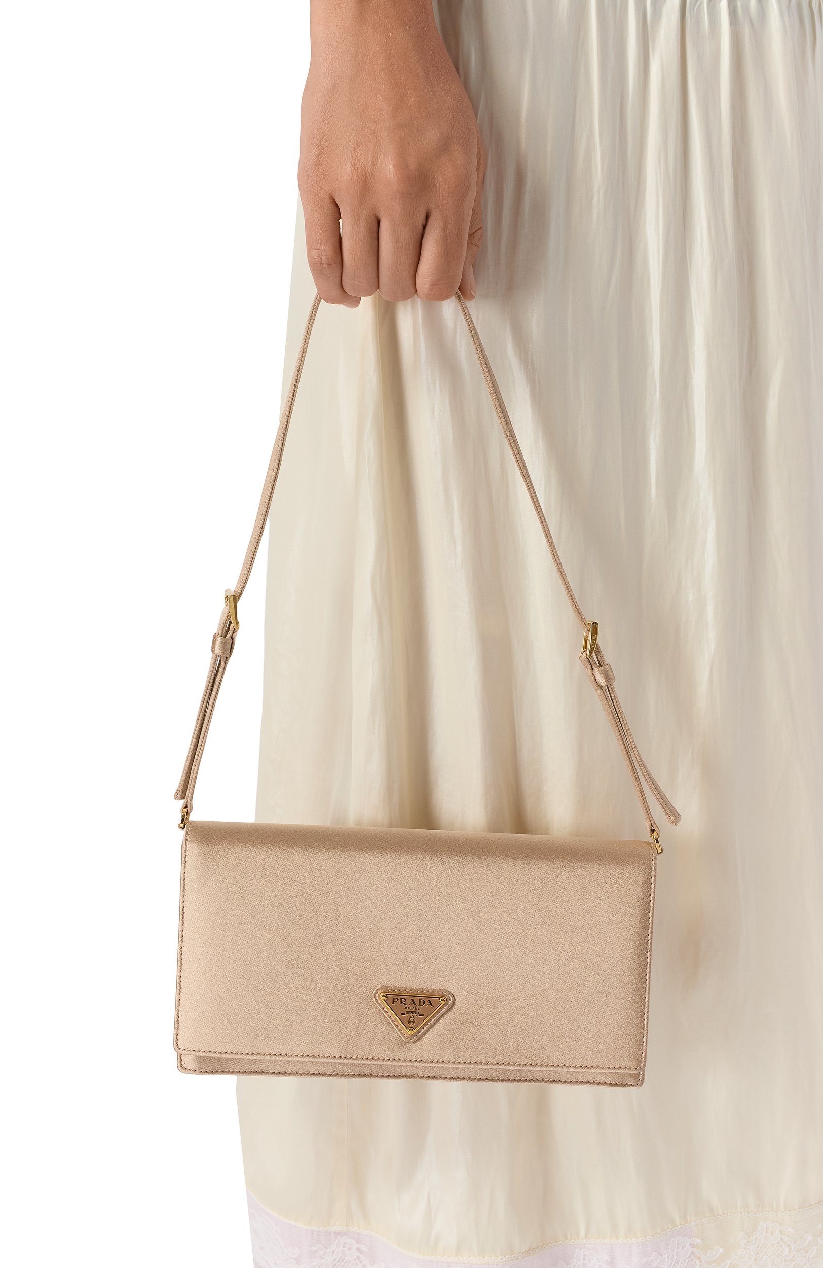 Сумка PRADA светло-бежевого цвета по цене 228000 руб., арт. 1BD406/AC4, фото 2 Сумка PRADA, арт. 1BD406/AC4, фото 2