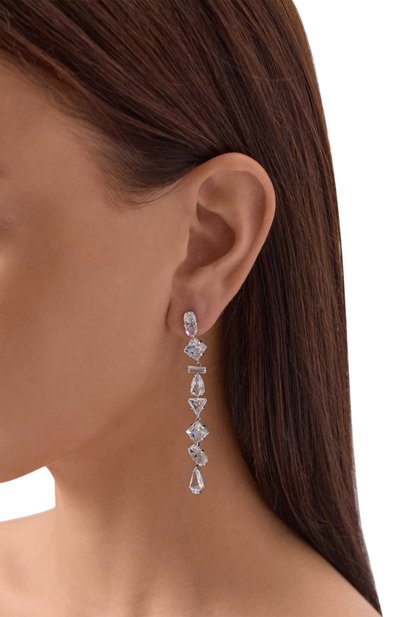 Серьги mesmera SWAROVSKI серебряного цвета по цене 27550 руб., арт. 5661687, фото 2 Серьги mesmera SWAROVSKI, арт. 5661687, фото 2