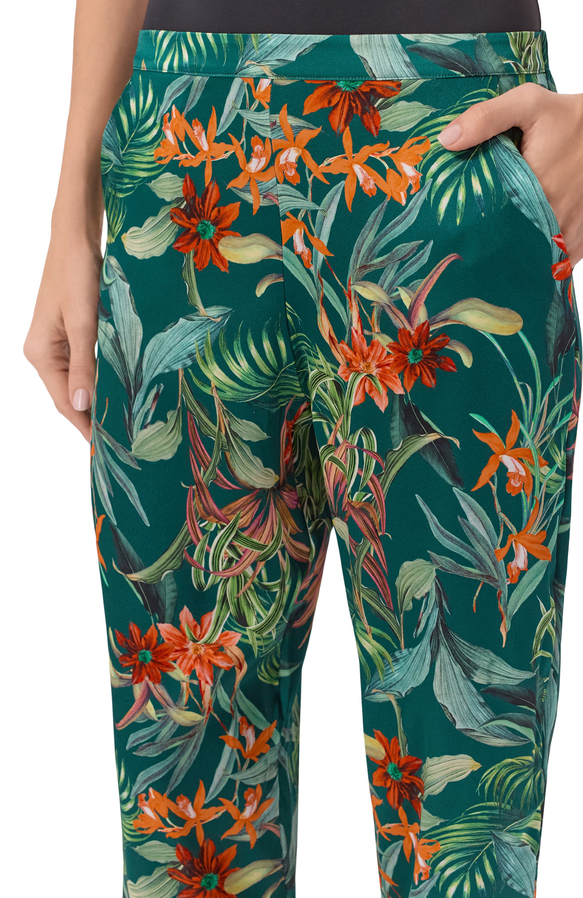 Шелковые брюки LISE CHARMEL зеленого цвета по цене 43890 руб., арт. ALJ0091, фото 5 Шелковые брюки LISE CHARMEL, арт. ALJ0091, фото 5