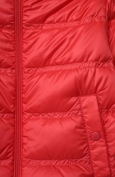 Детского пуховая куртка MONCLER красного цвета, арт. H1-951-1A000-22-53048 | Фото 3 (Матер�иал внешний: Синтетический материал; Кросс-КТ НВ: Куртки; Материал утеплителя: Пух и перо; Материал подклада: Хлопок)