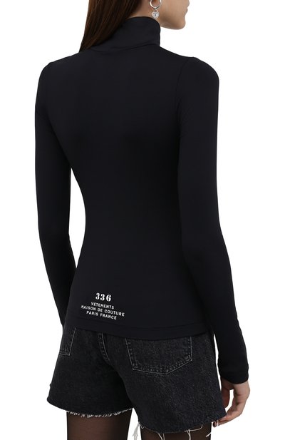 Водолазка VETEMENTS черного цвета по цене 68700 руб., арт. WA52T0200B 2605/BLACK, фото 4 Водолазка VETEMENTS, арт. WA52T0200B 2605/BLACK, фото 4