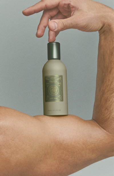 Парфюмированный мист для тела halfeti (150ml) PENHALIGON'S бесцветного цвета по цене 8900 руб., арт. 5056245055225, фото 2 Парфюмированный мист для тела halfeti (150ml) PENHALIGON'S, арт. 5056245055225, фото 2