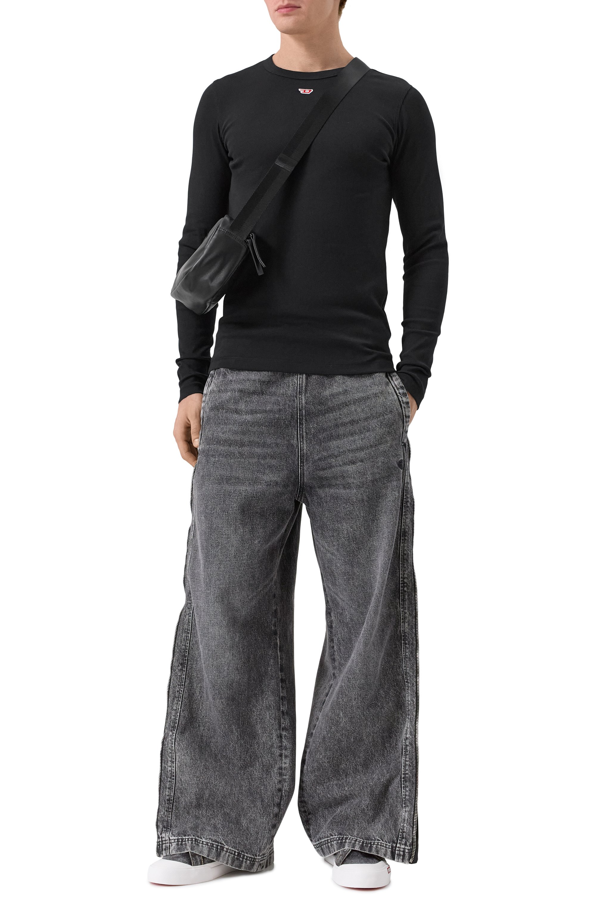 Хлопковый лонгслив DIESEL черного цвета по цене 13950 руб., арт. A14951/0EJAI, фото 2 Хлопковый лонгслив DIESEL, арт. A14951/0EJAI, фото 2