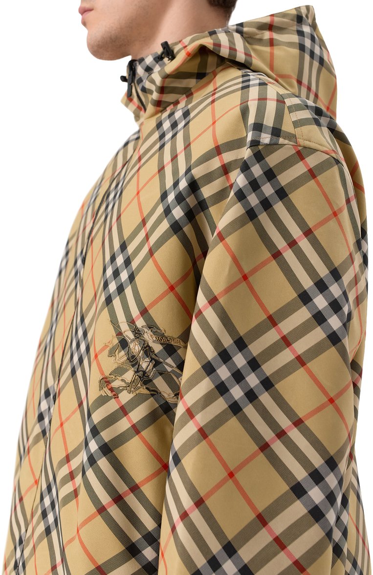 Мужская двусторонняя куртка BURBERRY бежевого цвета, арт. 8104102 | Фото 5 (Материал подклада: Синтетический материал; Длина (верхняя одежда): Короткие; Рукава: Длинные; Стили: Кэжуэл; Кросс-КТ: Куртка, Легкие; Материал внешний: Синтетический материал)