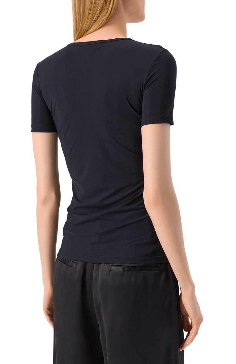 Женская футболка JIL SANDER черного цвета, арт. J01GC0003/J70026 | Фото 4 (Длина (для топов): Стандартные; Материал внешний: Синтетический материал; Рукава: Короткие; Стили: Минимализм; Принт: Без принта; Кросс-КТ: костюм; Автоматизация ТО: Проставлено; Автоматизация состава: Проставлено)