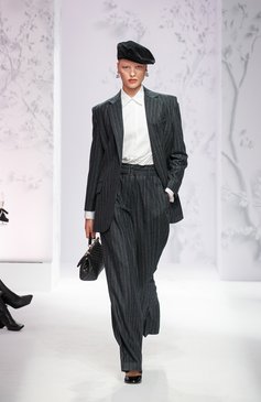 Женские шерс�тяные брюки BRUNELLO CUCINELLI темно-серого цвета, арт. ME208P8692 | Фото 6 (Материал сплава: Проставлено; Длина (брюки, джинсы): Удлиненные; Драгоценные камни: Проставлено; Материал внешний: Шерсть; Стили: Кэжуэл; Силуэт Ж (брюки и джинсы): Широкие; Женское Кросс-КТ: Брюки-одежда; Кросс-КТ: костюм)