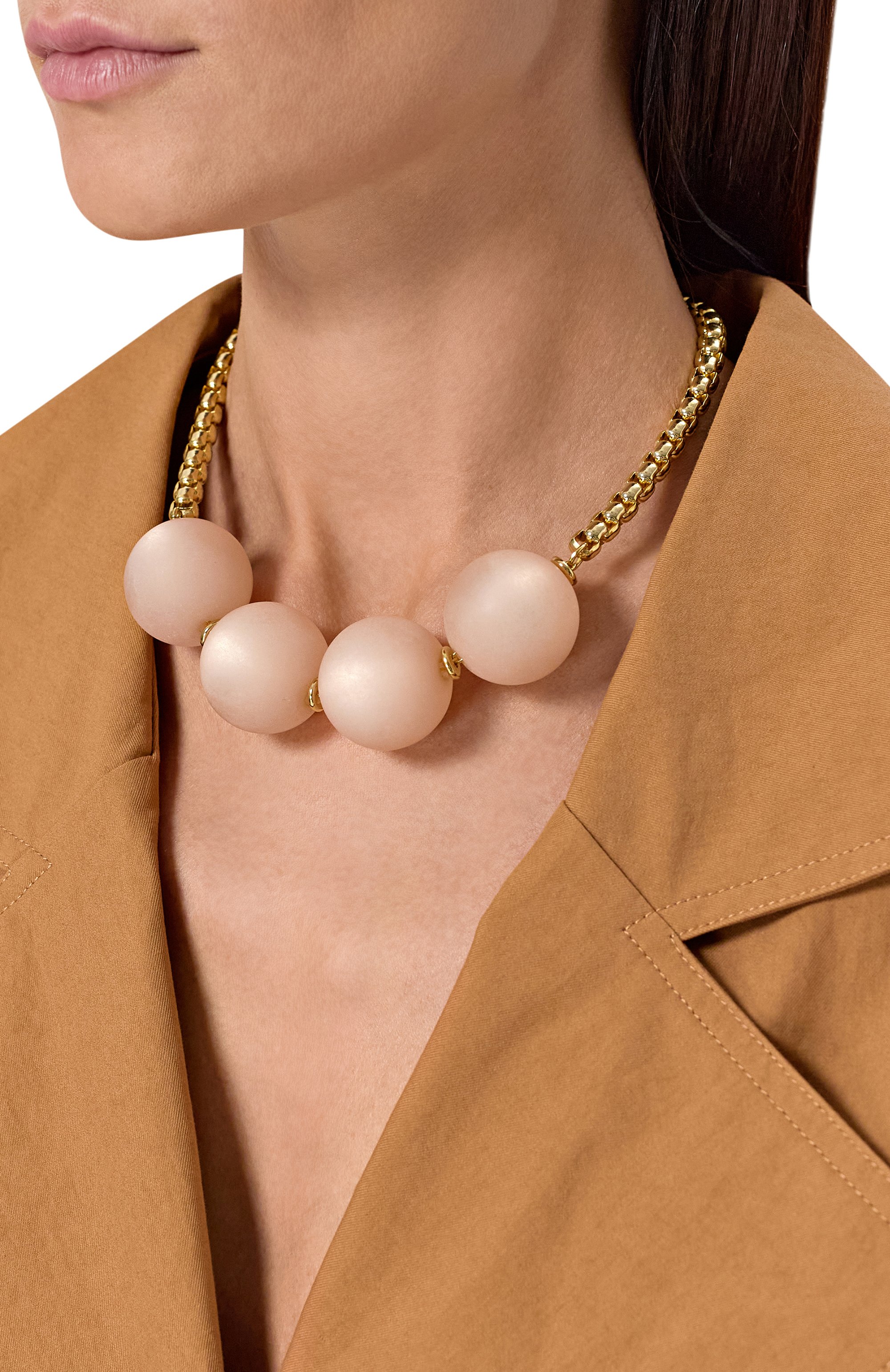 Колье CRYSTALLINE JEWELLERY бежевого цвета по цене 17820 руб., арт. 586М, фото 2 Колье CRYSTALLINE JEWELLERY, арт. 586М, фото 2