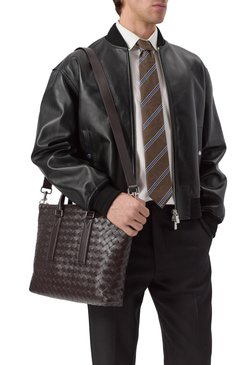 Мужская портфель intrecciato soft BOTTEGA VENETA темно-коричневого цвета, арт. 815784/V2HL1 | Фото 2 (Размер: large; Материал сплава: Проставлено; Драгоценные камни: Проставлено; Ремень/цепочка: На ремешке; Материал: Натуральная кожа; Сумки-технические: Портфели)
