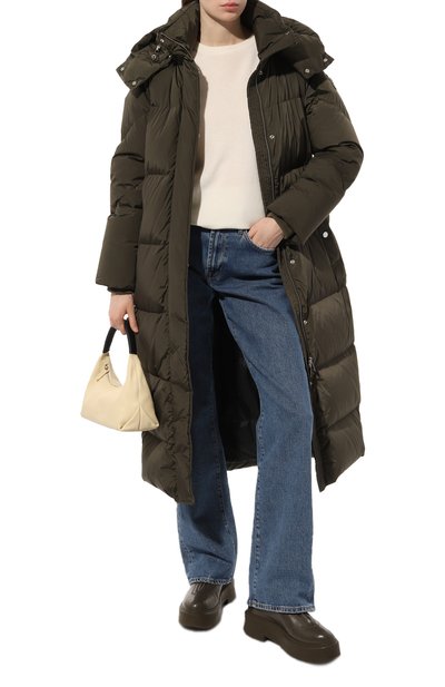 Пуховик WOOLRICH темно-зеленого цвета по цене 126500 руб., арт. CFWW0U0698FRUT1148, фото 2 Пуховик WOOLRICH, арт. CFWW0U0698FRUT1148, фото 2