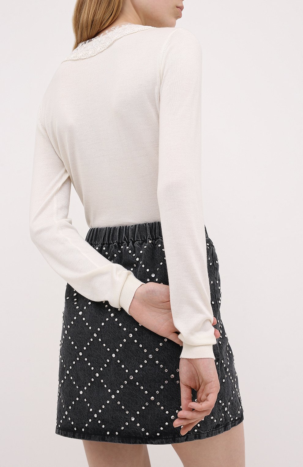 Кардиган из кашемира и шелка MIU MIU белого цвета по цене 94000 руб., арт. MMF202-1V81-F0304, фото 4 Кардиган из кашемира и шелка MIU MIU, арт. MMF202-1V81-F0304, фото 4