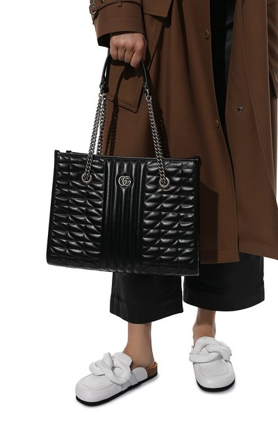 Сумка-тоут gg marmont 2.0 GUCCI черного цвета по цене 309600 руб., арт. 675796/UM8BN, фото 2 Сумка-тоут gg marmont 2.0 GUCCI, арт. 675796/UM8BN, фото 2