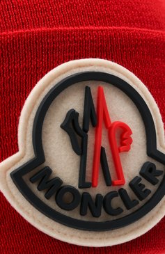 Мужская шерстяная шапка MONCLER красного цвета, арт. G2-091-3B000-51-A9526 | Фото 3 (Материал: Текстиль, Шерсть; Кросс-КТ: Трикотаж; Материал сплава: Проставлено; Нос: Не проставлено)