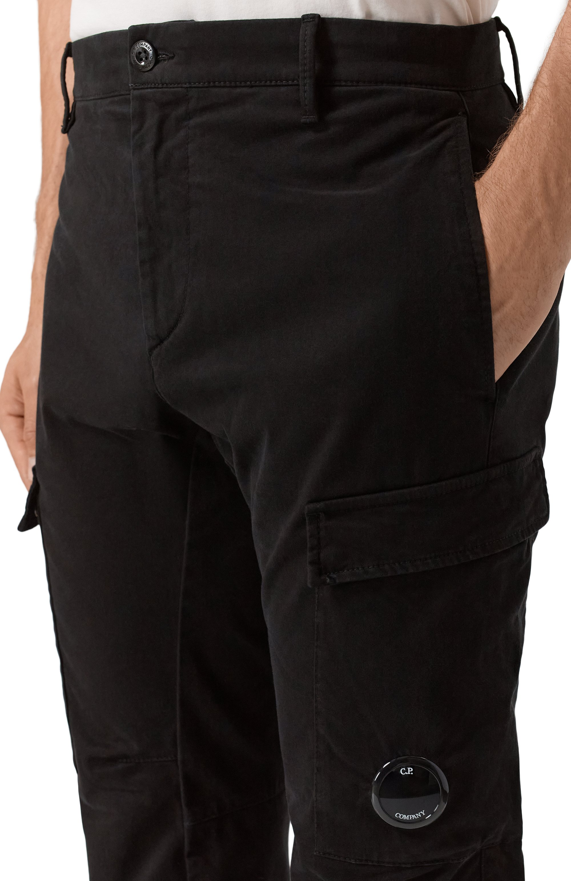 Хлопковые брюки-карго C.P. COMPANY черного цвета по цене 30800 руб., арт. 19CMPA068A005529G, фото 5 Хлопковые брюки-карго C.P. COMPANY, арт. 19CMPA068A005529G, фото 5