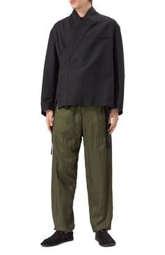 Мужские брюки из вискозы DRIES VAN NOTEN хаки цвета, арт. 251-020932-1427 | Фото 2 (Материал внешний: Вискоза; Длина (брюки, джинсы): Стандартные; Стили: Кэжуэл; Силуэт М (брюки): Джоггеры)