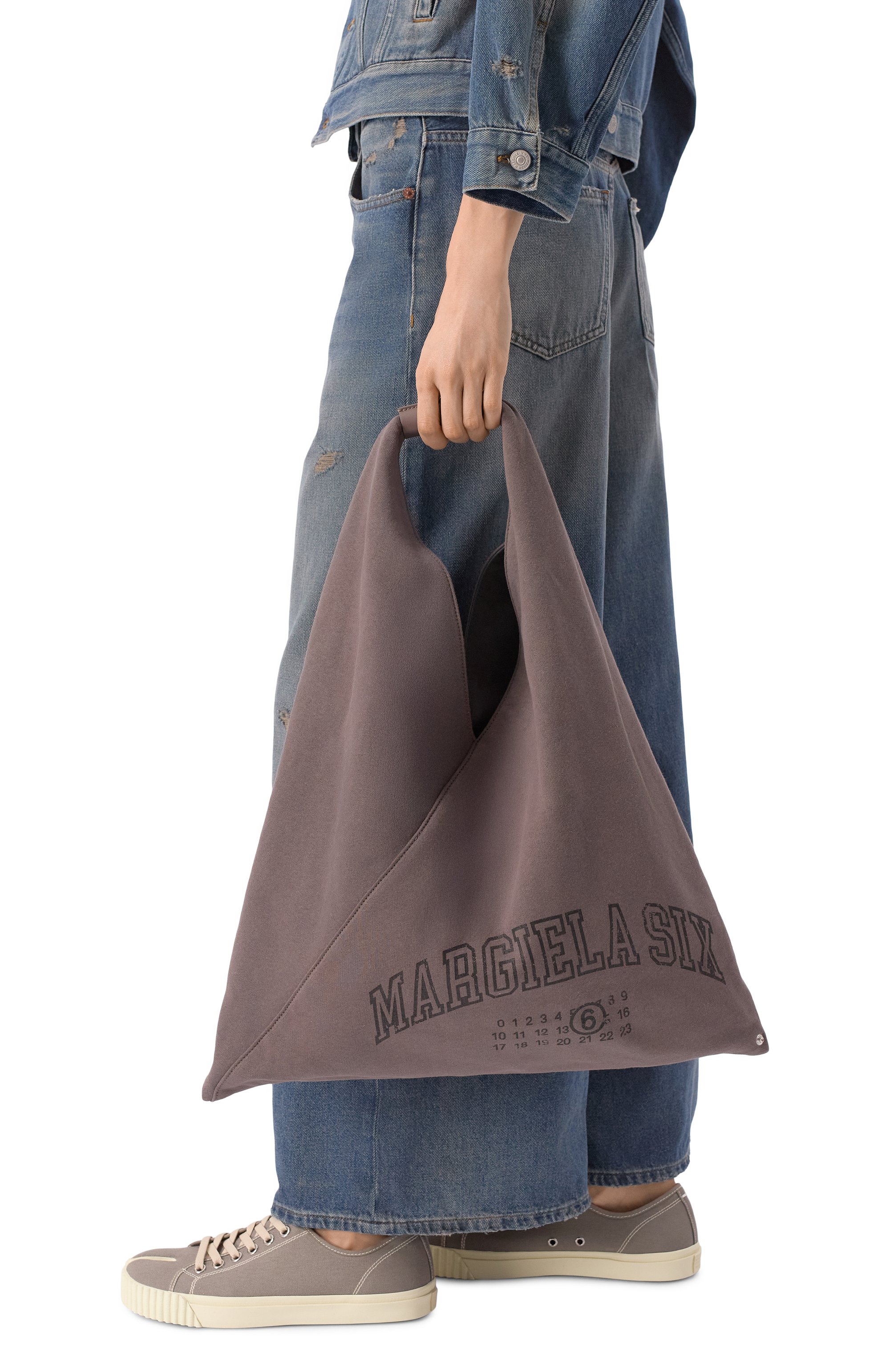 Сумка japanese MM6 коричневого цвета по цене 56950 руб., арт. S54WD0039/P7261, фото 2 Сумка japanese MM6, арт. S54WD0039/P7261, фото 2