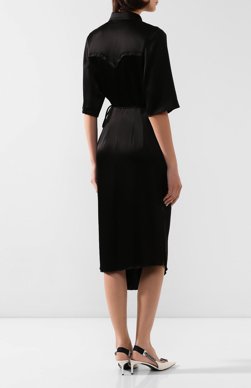 Платье с запахом NANUSHKA черного цвета по цене 71650 руб., арт. LAIS_BLACK_SLIP SATIN, фото 4 Платье с запахом NANUSHKA, арт. LAIS_BLACK_SLIP SATIN, фото 4