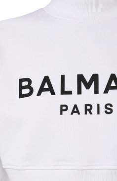 Женский хлопковый свитшот BALMAIN белого цвета, арт. AF0J0040BB02 | Фото 5 (Рукава: Длинные; Материал сплава: Проставлено; Материал внешний: Хлопок; Стили: Спорт-шик; Драгоценные камни: Проставлено; Длина (для топов): Укороченные; Женское Кросс-КТ: Свитшот-одежда)