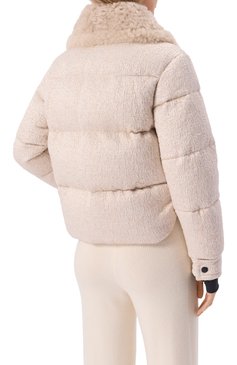 Женский пуховик stowe MONCLER GRENOBLE кремового цвета, арт. 1A000-45-597TP | Фото 4 (Длина (верхняя одежда): Короткие; Материал подклада: Синтетический материал; Рукава: Длинные; Стили: Кэжуэл; Кросс-КТ: Пуховик; Материал внешний: Синтетический материал)