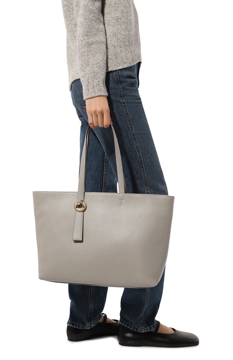 Сумка-тоут furla sfera large FURLA светло-серого цвета по цене 47500 руб., арт. WB01353/HSF000, фото 2 Сумка-тоут furla sfera large FURLA, арт. WB01353/HSF000, фото 2