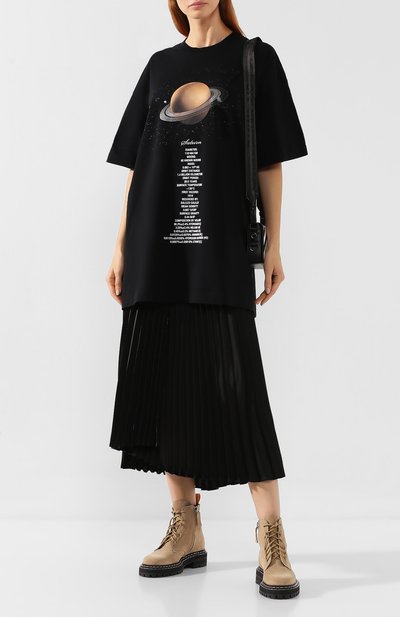 Хлопковая футболка VETEMENTS черного цвета по цене 53950 руб., арт. UAH20TR901/W, фото 2 Хлопковая футболка VETEMENTS, арт. UAH20TR901/W, фото 2