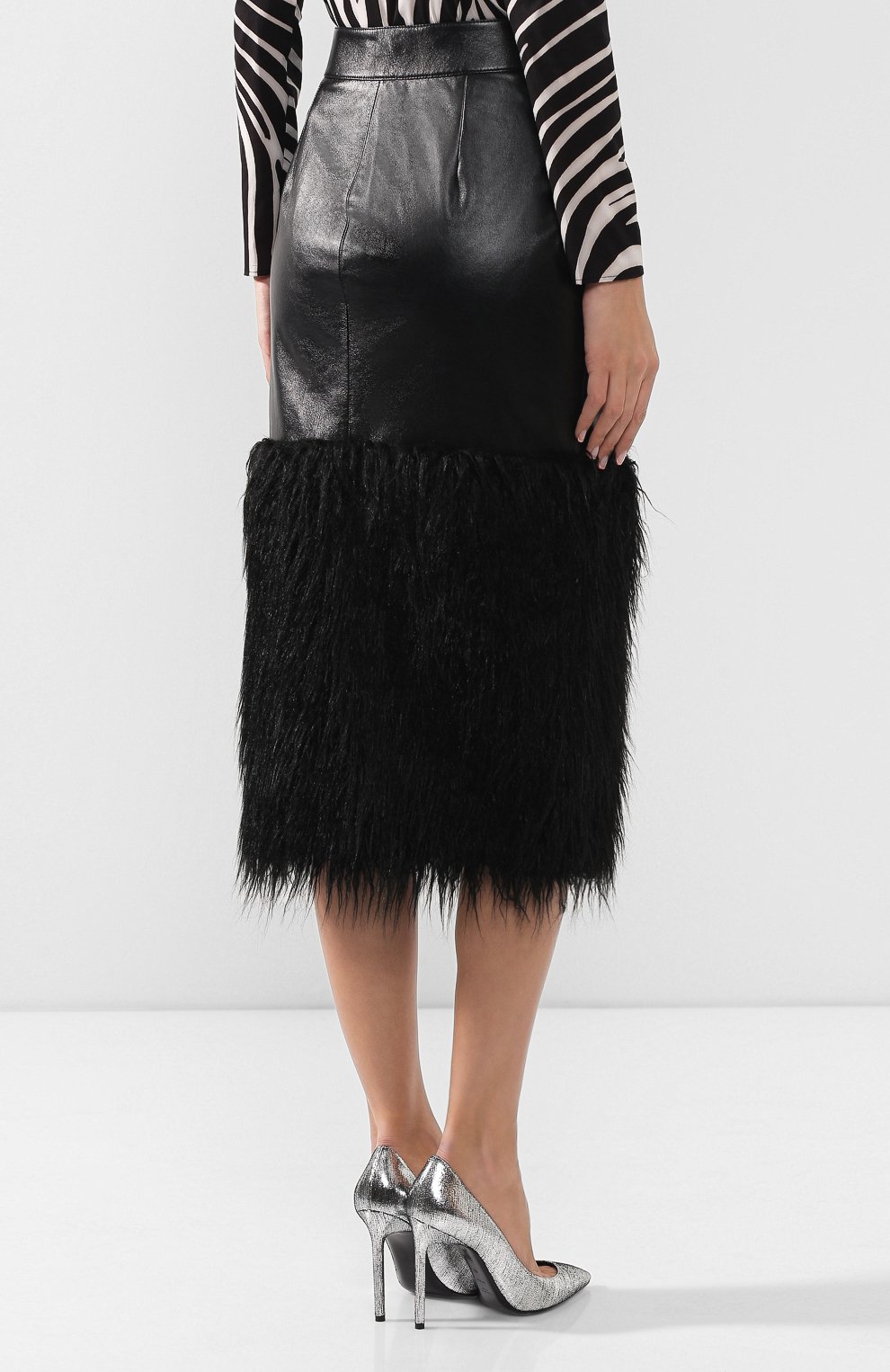 Кожаная юбка SAINT LAURENT черного цвета по цене 377000 руб., арт. 584940/YC2YY, фото 4 Кожаная юбка SAINT LAURENT, арт. 584940/YC2YY, фото 4