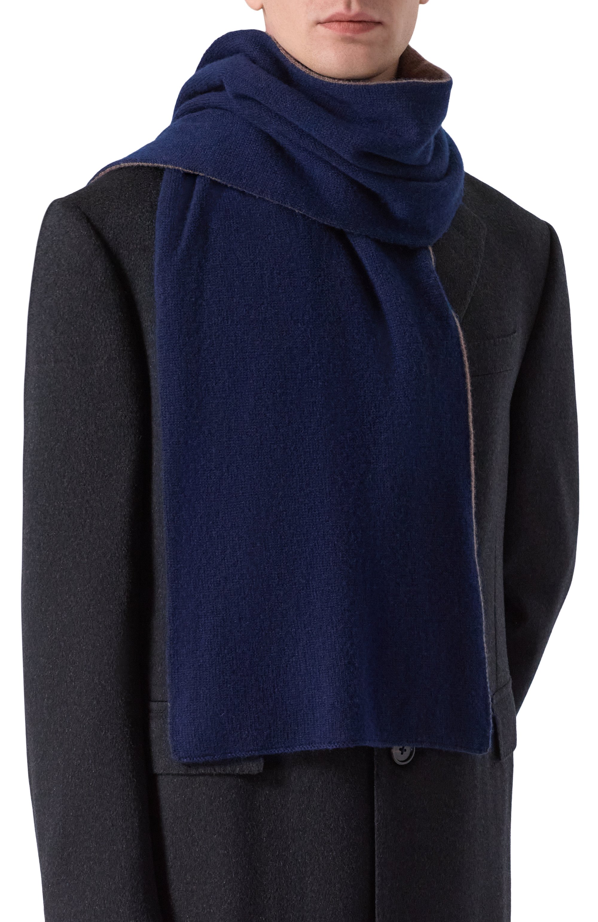 Двусторонний шарф из кашемира ANDREA CAMPAGNA темно-синего цвета по цене 45950 руб., арт. 15513, фото 2 Двусторонний шарф из кашемира ANDREA CAMPAGNA, арт. 15513, фото 2