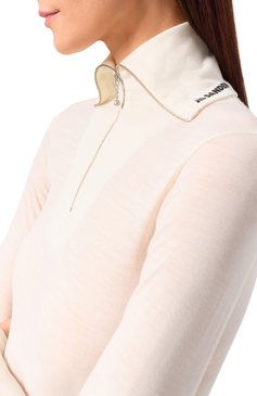 Женская водолазка JIL SANDER кремового цвета, арт. J40GC0021-J70021 | Фото 5 (Материал внешний: Шерсть, Синтетический материал; Рукава: Длинные; Длина (для топов): Стандартные; Стили: Минимализм; Женское Кросс-КТ: Водолазка-одежда)