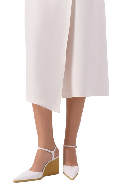 Кожаные туфли ALAIA белого цвета по цене 125500 руб., арт. AA3E3004I122, фото 2 Кожаные туфли ALAIA, арт. AA3E3004I122, фото 2