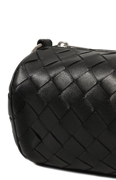 Сумка barrel mini BOTTEGA VENETA черного цвета по цене 293000 руб., арт. 777391/V2HL1, фото 3 Сумка barrel mini BOTTEGA VENETA, арт. 777391/V2HL1, фото 3