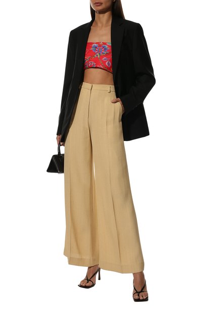 Шелковый платок lemur in red KIRILL OVCHINNIKOV красного цвета по цене 35200 руб., арт. 135\Lr, фото 3 Шелковый платок lemur in red KIRILL OVCHINNIKOV, арт. 135\Lr, фото 3