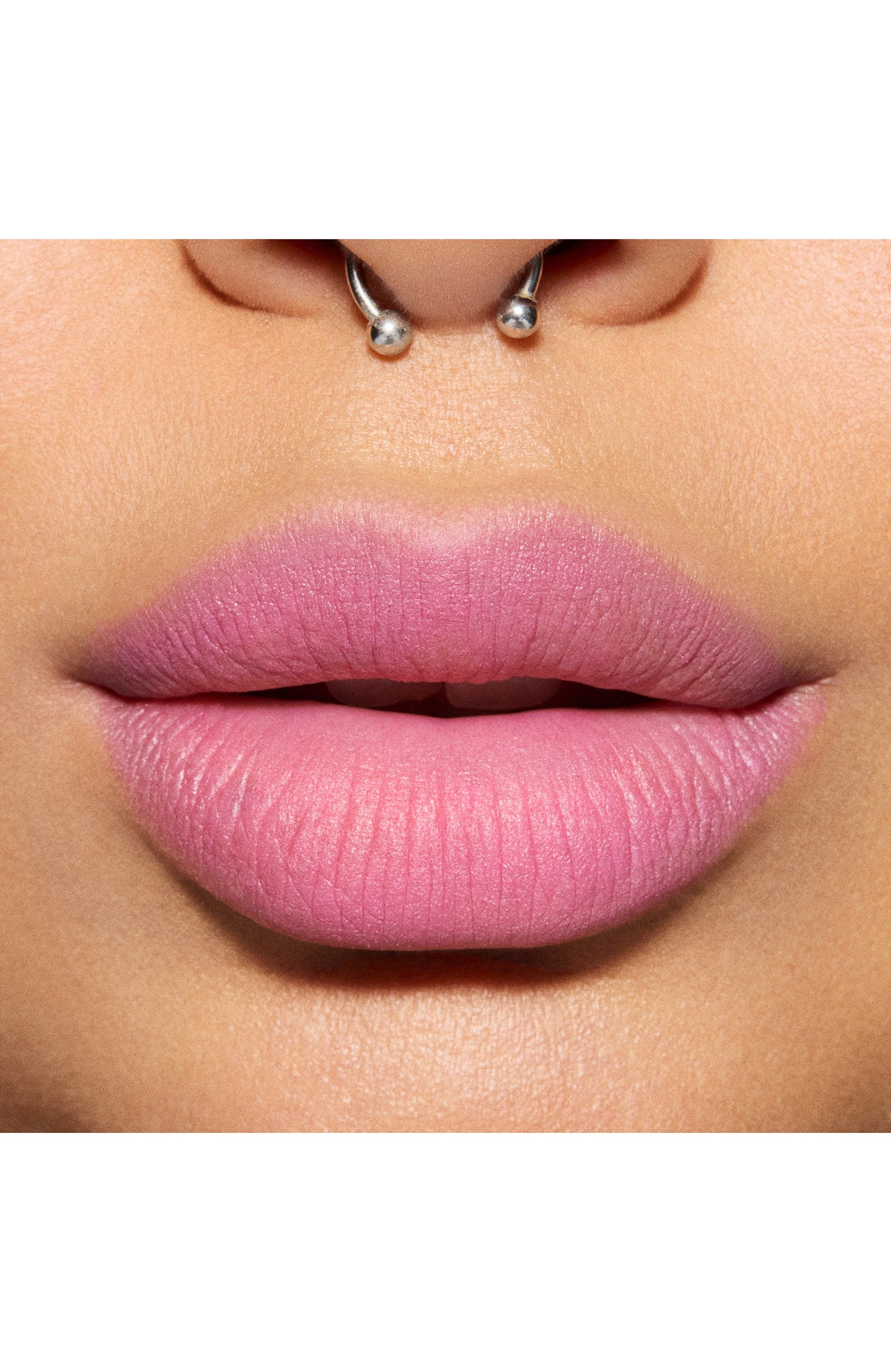 Муссовый тинт для губ и щек powder kiss lip+cheek mousse, оттенок something borrowed (5ml) MAC, арт. SAND-60, фото 4