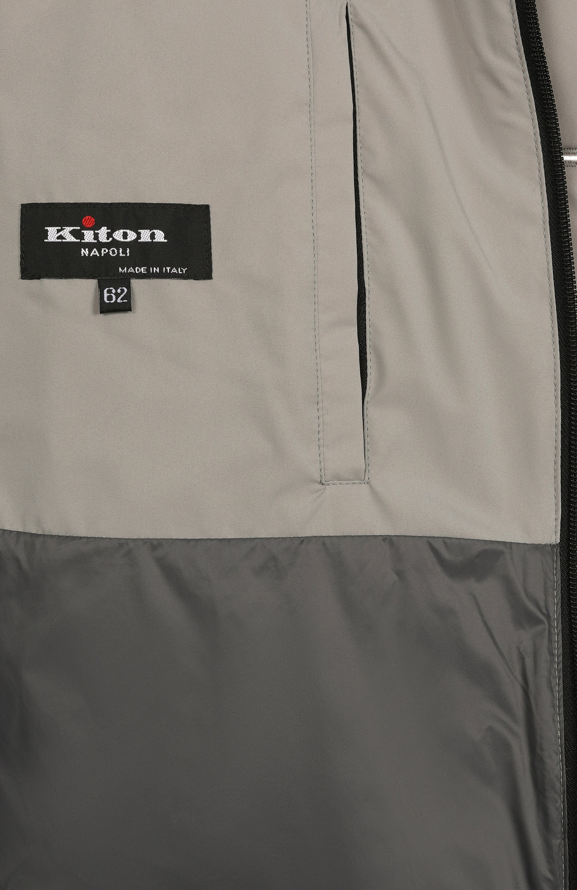 Пуховик KITON светло-серого цвета по цене 851500 руб., арт. UW1961V0457F04_62-68, фото 7 Пуховик KITON, арт. UW1961V0457F04_62-68, фото 7