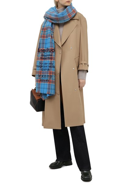 Шерстяной шарф ACNE STUDIOS голубого цвета по цене 24250 руб., арт. CA0082/W, фото 2 Шерстяной шарф ACNE STUDIOS, арт. CA0082/W, фото 2